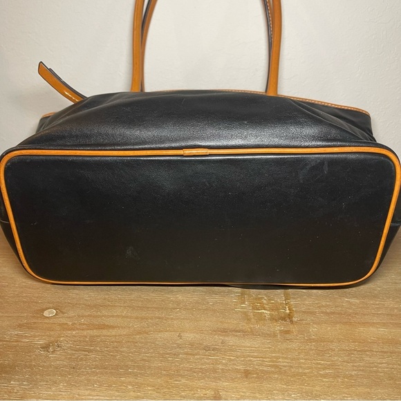 Dooney and Bourke Classic Black and Leather Handbag - Picture 6 of 8